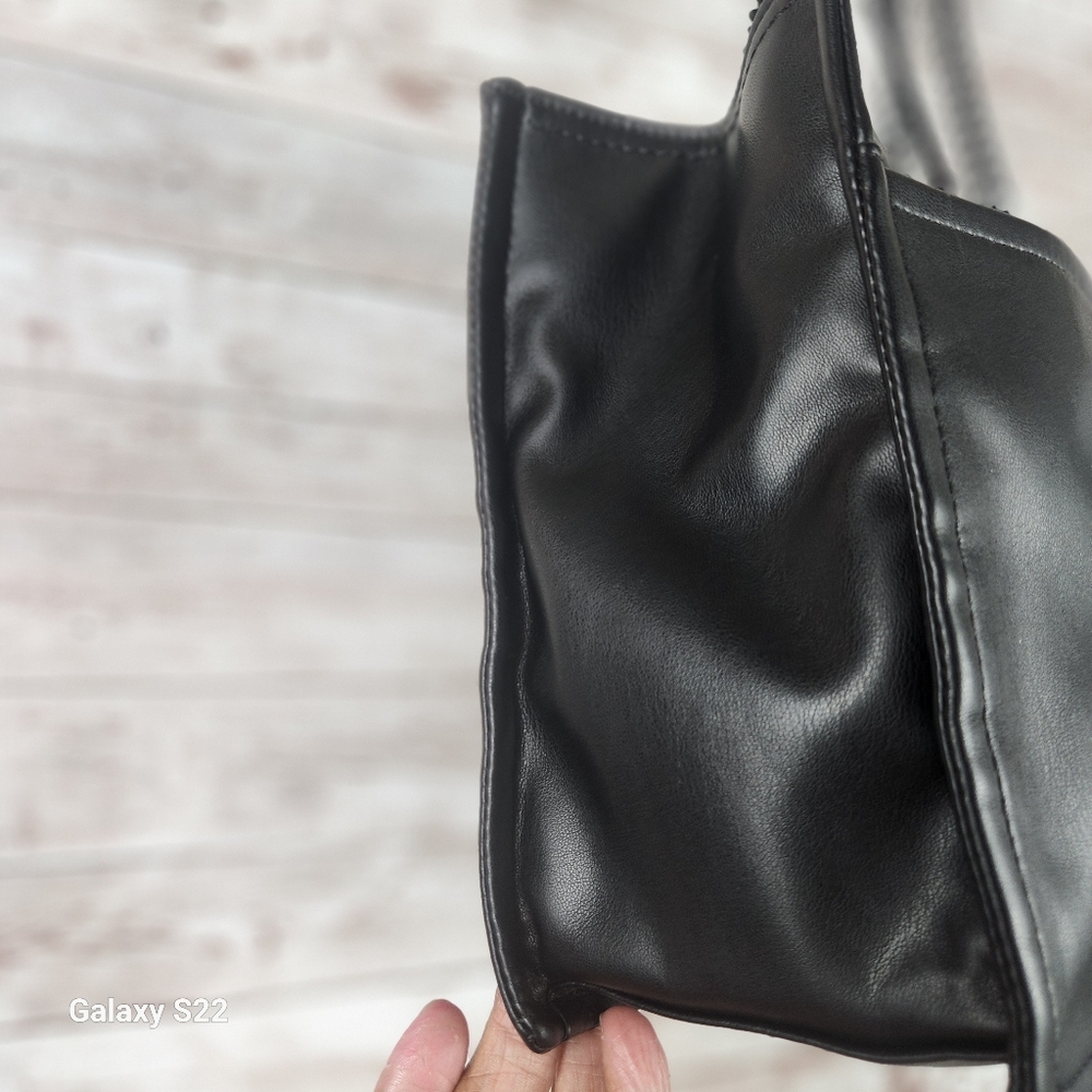 DKNY, Black Handbag Tote - Picture 13 of 13